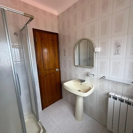 3 Bedroom 15 Min Walk To Sanctuary 아파트 *