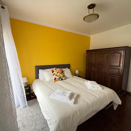 3 Bedroom 15 Min Walk To Sanctuary Apartman Fátima